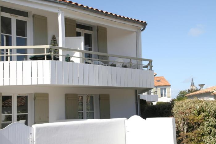 En Duplex Avec Balcon, 5 Minutes Et Centre Village * La Couarde-sur-Mer